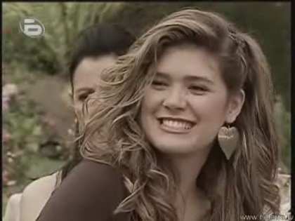 2irsly8 - Daniela Tapia