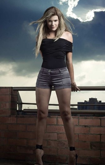 id4w47 - Daniela Tapia