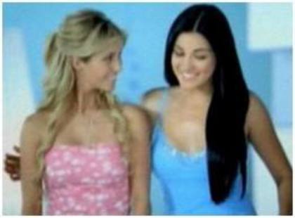 images (8) - 1-Anahi Comercial 2008