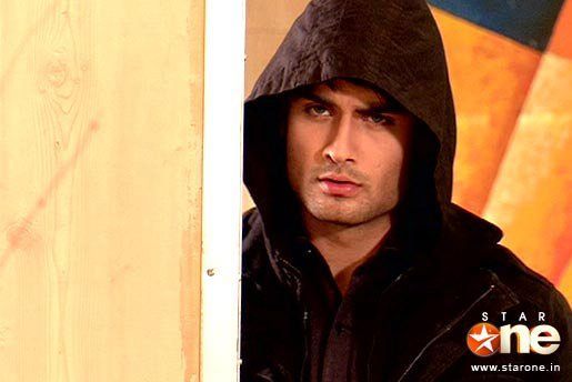 169088_152648731455376_115358885184361_246676_6281157_n - xxVivian Dsena-Abhayxx