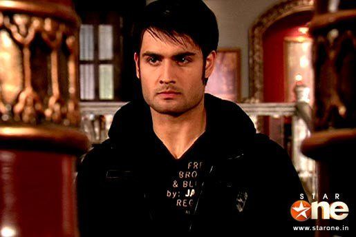 215175_166960343357548_115358885184361_322867_708706_n - xxVivian Dsena-Abhayxx