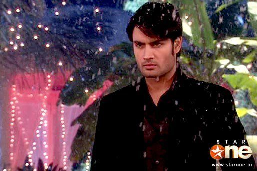 156828_141968319190084_115358885184361_192147_5576428_n - xxVivian Dsena-Abhayxx