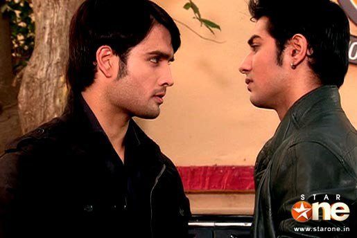 167561_145624218824494_115358885184361_215753_4142106_n - xxVivian Dsena-Abhayxx