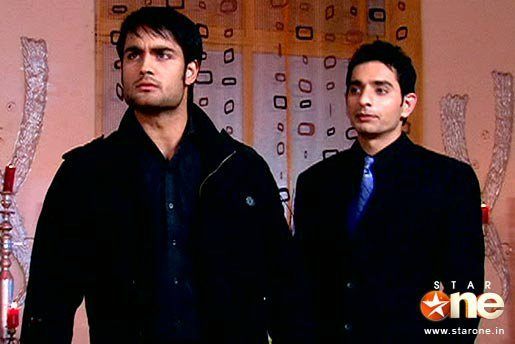 197104_162289317157984_115358885184361_294831_6355129_n - xxVivian Dsena-Abhayxx