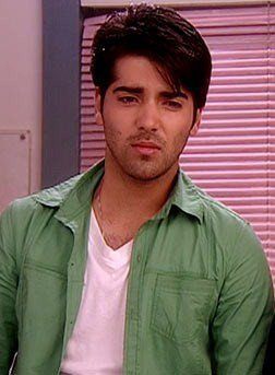 34407_166217886730065_152216818130172_467637_6785976_n - xxKinshuk Mahajan-Ranvirxx