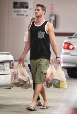 normal_012 - Grocery shopping with Liam at Ralphs in Studio City