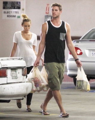 normal_023 - Grocery shopping with Liam at Ralphs in Studio City