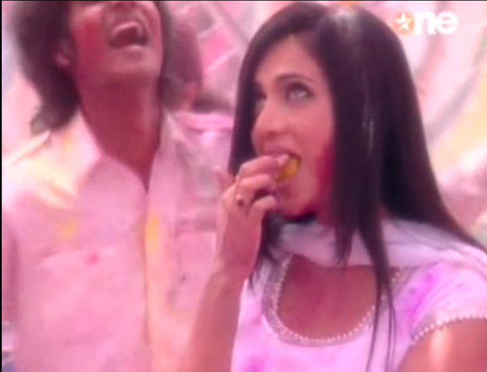 1 (4) - DILL MILL GAYYE THE BEST HOLI OF DMG AR In Holi Sequence Caps