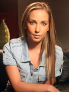 38450766_PGGPHHQXZ - Vanessa Pose