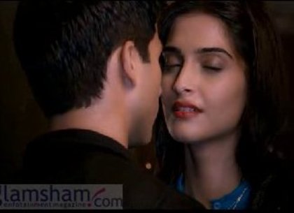 269794_10150232660262015_208715812014_7752797_875267_n - Filmul Mausam