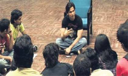 kamineysets_003 - Filmul Kaminey