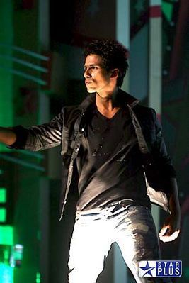 Shahid (67) - EVENIMENTE----Danseaza