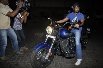 shahid-anushka-karan-johar-grace-ranbir-kapoor-house-party-7 - Masina si motocicleta