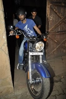shahid-anushka-karan-johar-grace-ranbir-kapoor-house-party-38 - Masina si motocicleta