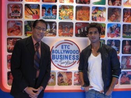 normal_6054_1085682791034_1495331102_186023_6452549_n - SHAHID KAPOOR FANCLUB - Pers din viata lui SHAHID