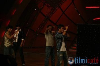 normal_dpl_016 - SHAHID KAPOOR FANCLUB - Pers din viata lui SHAHID