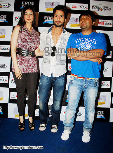 shahid-ayesha-at-cinemax-04 - Pers din viata lui SHAHID
