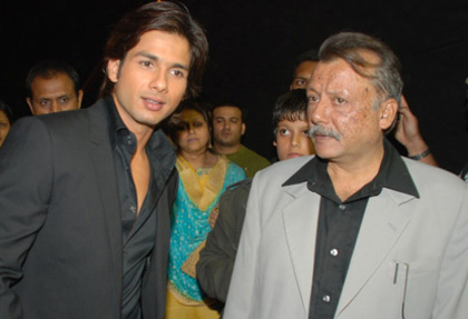 ; (12) - Pers din viata lui SHAHID