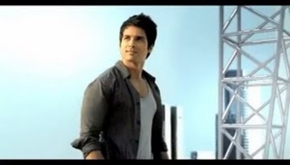 Shahid+Kapoor\'s+latest+Clinic+All+Clear+Ad+stills4 - shahid   Clinic All Clear 2 - RECLAME