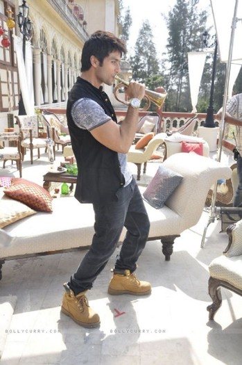 122899-shahid-kapoor-features-in-the-new-tvc-for-colgate-maxfresh-gel - RECLAME