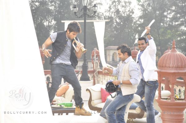 Shahid Kapoor features in the new TVC for Colgate MaxFresh gel.  - RECLAME