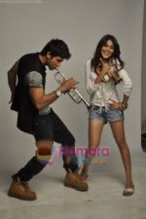 thumb_Genelia D Souza, Shahid Kapoor shoot for Colgate MaxFresh Gel Ad in Panvel Maharashtra on 21st - RECLAME