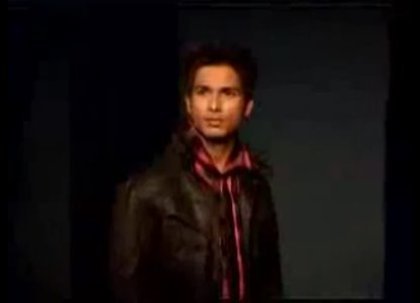 zoom_4th-3 - shahid kapoor FOTO DIN VIDEOCLIP