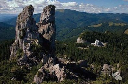 Rezervaţia-Pietrele-Doamnei[1]