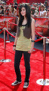 Selena Gomez-DGG-015660