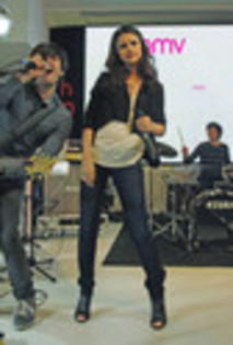 Selena Gomez-SPX-035301