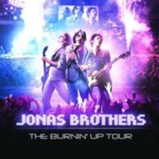 Jonas-Brothers-The-Burnin-Up-Tour-FanMade-TOKIOxjonasxBiZaRrE