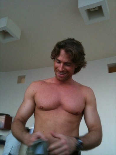 sebastian-rulli-pectorales-585x780 - Sebastian Rulli
