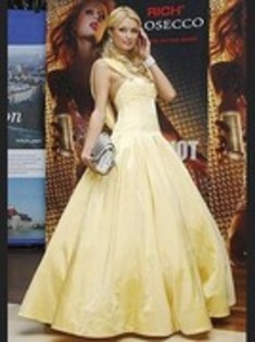Paris Hilton (26)