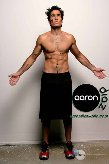 2zptdsi - Aaron Diaz
