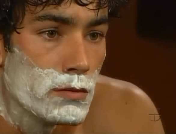 10fri2h - Aaron Diaz