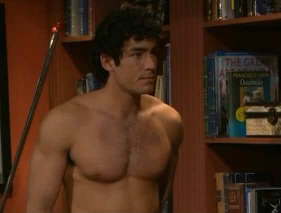 15qp98i - Aaron Diaz