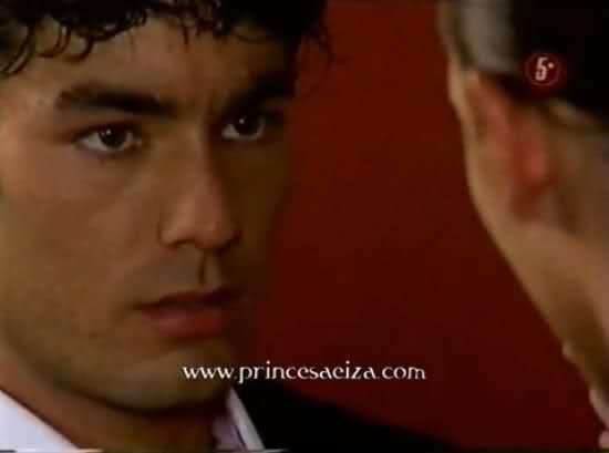 21o4zde - Aaron Diaz