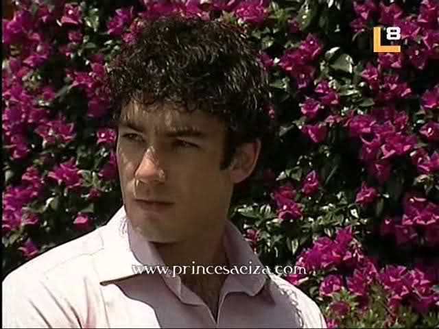 xoh8wm - Aaron Diaz