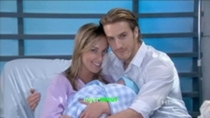 40134143_NMLZEZPOF - Vanessa Pose y Eugenio Siller-Martin y Vicky