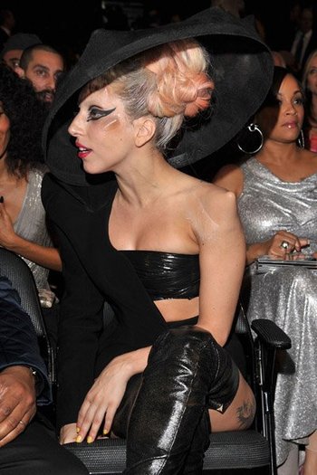 lady-gaga-grammys-2011-11