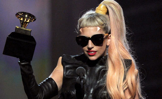 lady-gaga-grammys-2011-520