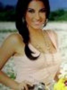 thumb_maite-perroni-o-singura-culoare-de-par-mai-multe-coafuri-cum-iti-place-mai-mult-galerie-foto_9 - 1-Maite Perroni schimbari de look de la RBD pana azi