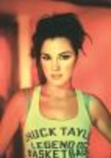 thumb_maite-perroni-o-singura-culoare-de-par-mai-multe-coafuri-cum-iti-place-mai-mult-galerie-foto_1 - 1-Maite Perroni schimbari de look de la RBD pana azi