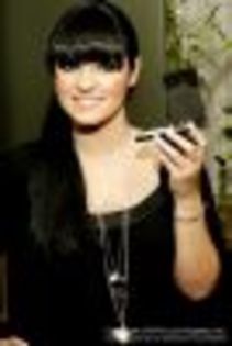 thumb_maite-perroni-o-singura-culoare-de-par-mai-multe-coafuri-cum-iti-place-mai-mult-galerie-foto_6