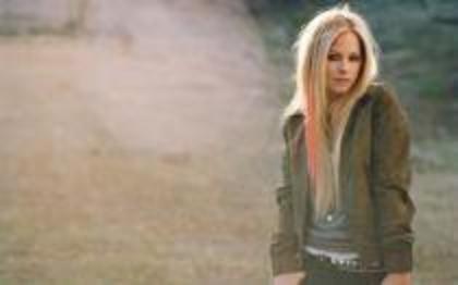NUPCJTSKKXDNODHVQIF - Avril Lavigne