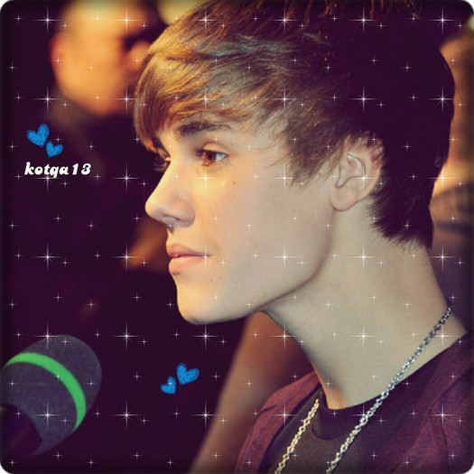 Iar la faza cu sarutul tu incepi. Si vreau sa stiu, simti ceva pentru mine?