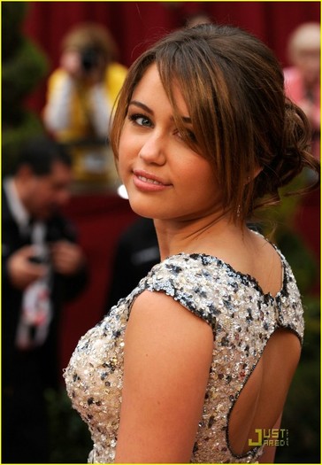 miley-cyrus-2009-oscars-03 - miley cyrus