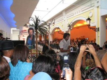 jencarlos-canela-3a-08-11