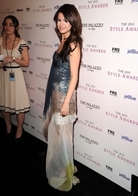 normal_086 - December 12th - 2010 Hollywood Style Awards