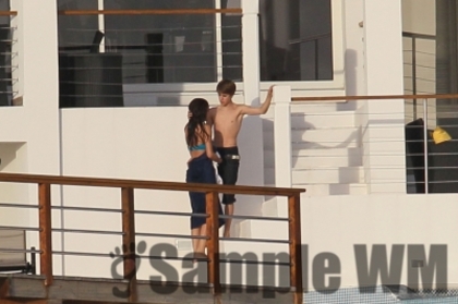 normal_033 - January 2 - In St Lucia With Justin Bieber